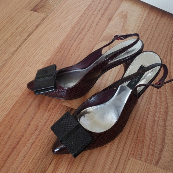 WHBM ruby slide slingback with bow - Picture 2 of 3